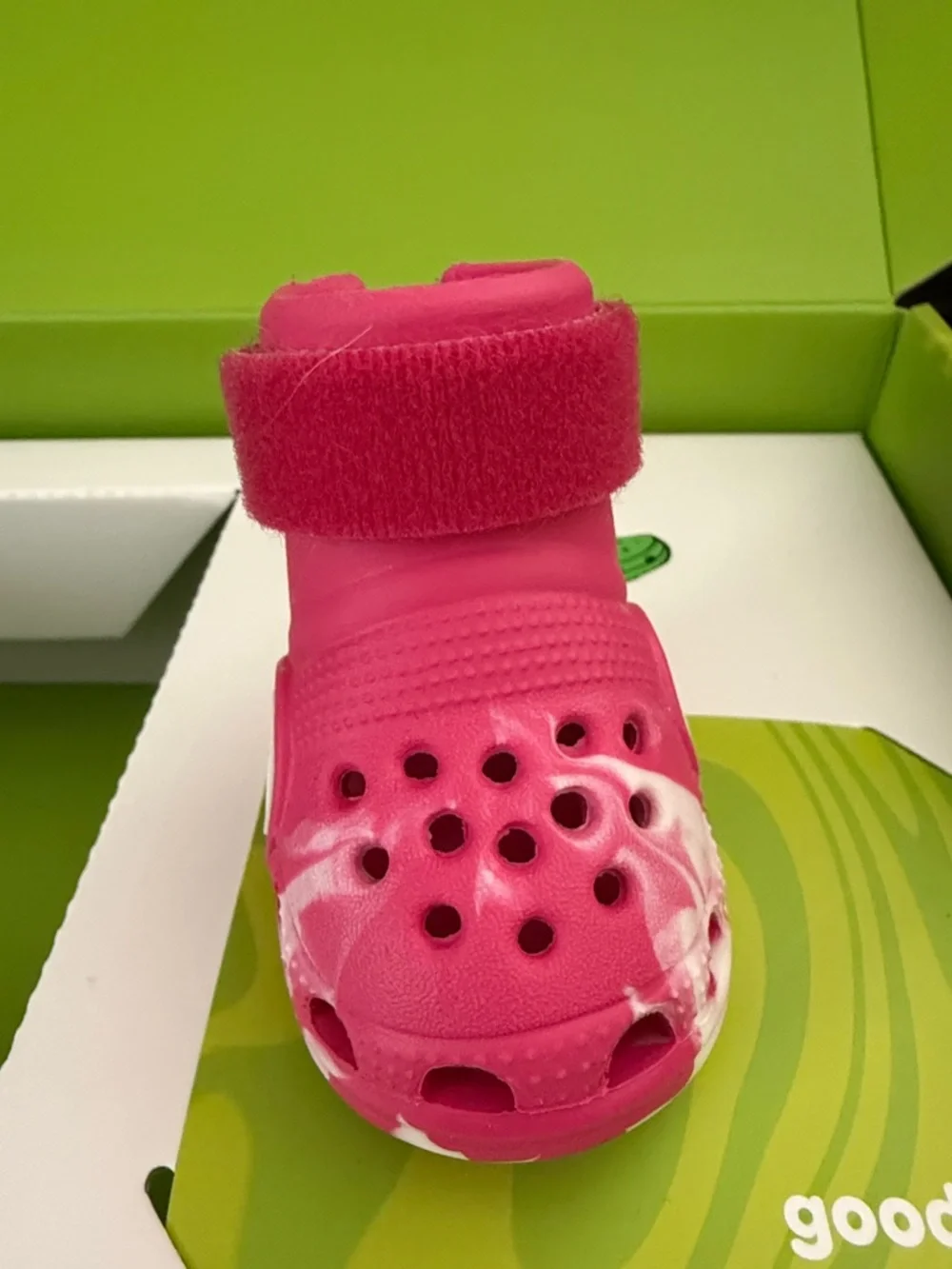 NIB Dog Crocs Pink “Dragonfruit” Bark Box Collab Dog Shoes Size S